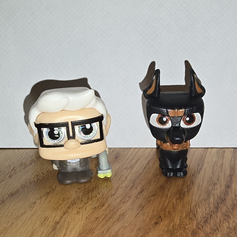 Disney Doorables - Up - Carl and Alpha Figures